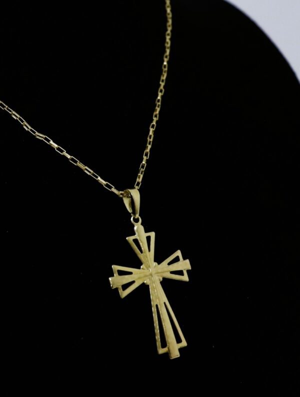 Corrente Cartie de 1,5 mm com Pingente de Cruz vazada banhada a ouro 18k
