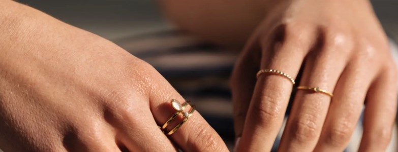 Por que as Semijoias Ficam Verdes Como Evitar 3 - Riavo Semijoias